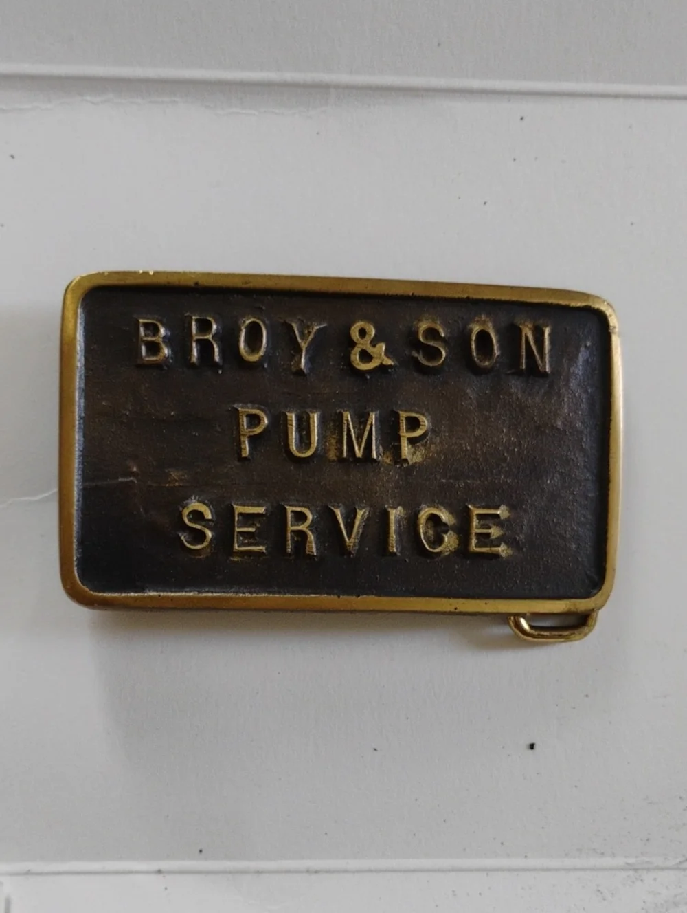 RECTANGULAR BRASS TONED METAL BELT BUCKLE BROY & SON PUMP SERVICE NRMINT COND